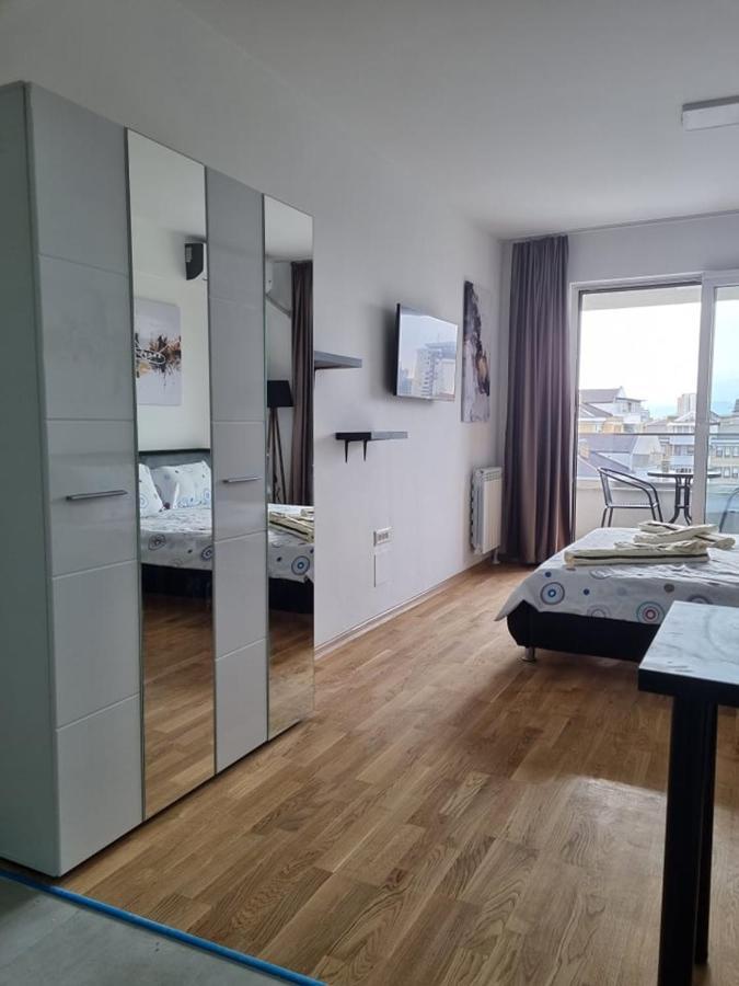 Porta Bus Station Apartment Скопье Экстерьер фото