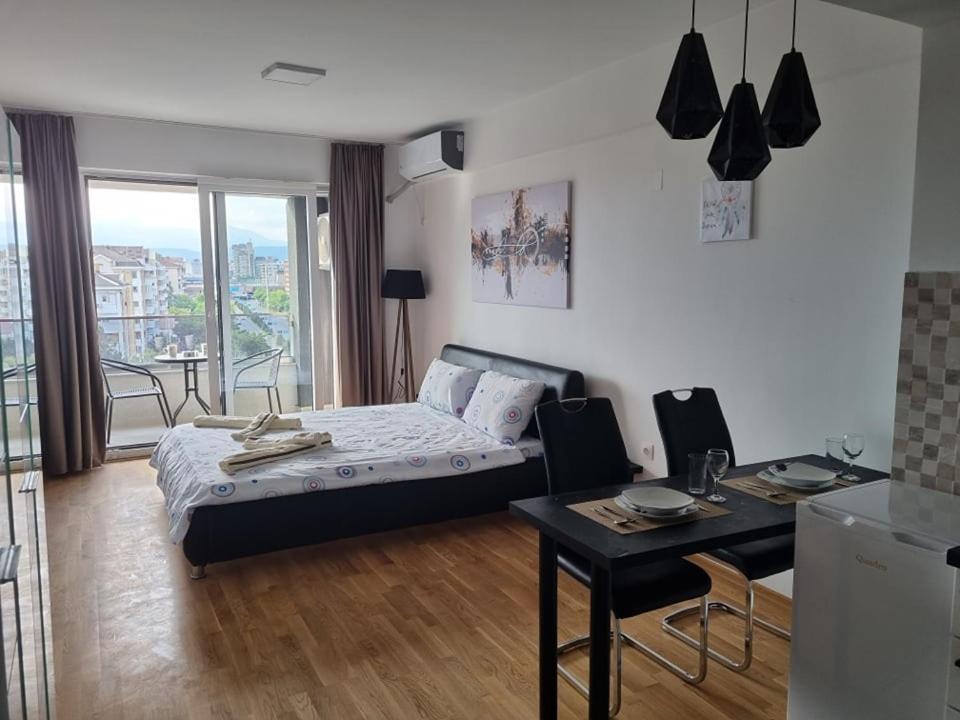 Porta Bus Station Apartment Скопье Экстерьер фото