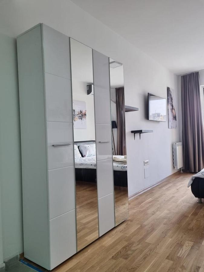 Porta Bus Station Apartment Скопье Экстерьер фото