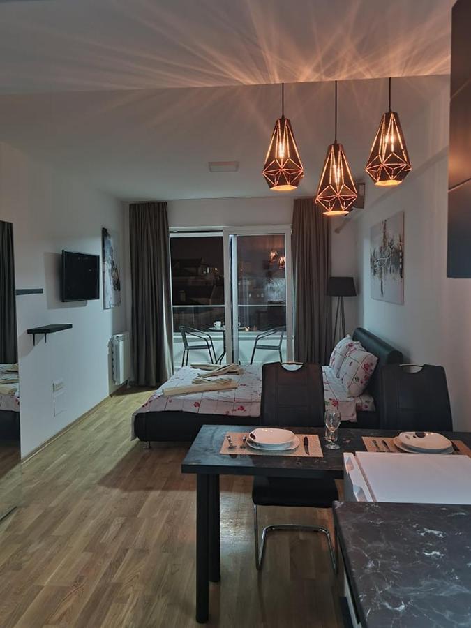 Porta Bus Station Apartment Скопье Экстерьер фото